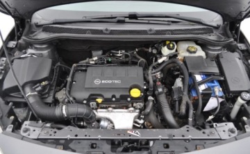 Opel Astra J Sports Tourer 1.4 Turbo ECOTEC 140KM 2012 Opel Astra 1.4 150 JAHRE Benzyna Tempomat Cz. parkowania Klimatyzacja 1.4, zdjęcie 31