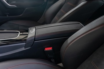 Mercedes CLA C118/X118 Coupe Facelifting 1.3 200 163KM 2024 MERCEDES-BENZ CLA 200 AMG Line Sedan 1.3 (163KM) 2024, zdjęcie 10