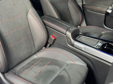 Mercedes GLB SUV 2.0 220d 190KM 2025 MERCEDES-BENZ GLB 220 d 4-Matic AMG Line 2.0 (190KM) 2025, zdjęcie 12