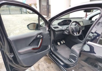 Peugeot 208 I Hatchback 5d Facelifting 1.2 PureTech 110KM 2016 Peugeot 208 Peugeot 208 1.2 Benzyna 110KM, zdjęcie 8