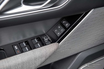 Land Rover Range Rover Velar SUV 2.0 Si4 300KM 2019 Range Rover Velar 2.0 300KM R-Dynamic Panorama HeadUp Masaże Kamery SalonPL, zdjęcie 16