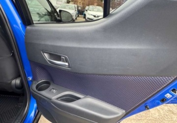 Toyota C-HR I Crossover 1.8 Hybrid 122KM 2017 Toyota C-HR Toyota C-HR 1.8 Hybryda 122KM, zdjęcie 23