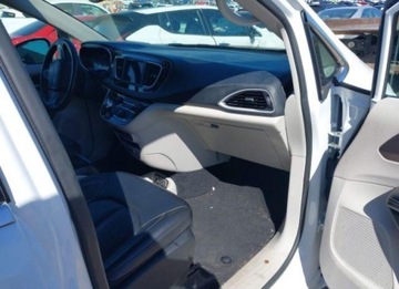 Chrysler Voyager V 2021 Chrysler Voyager 2021, 3.6L, LXI, od ubezpieczalni, zdjęcie 9