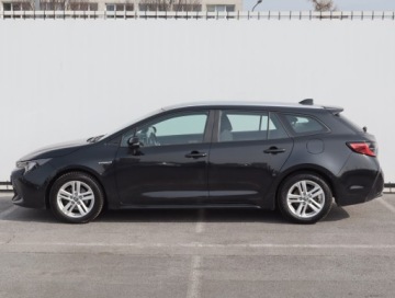 Toyota Corolla XII TS Kombi 1.8 Hybrid 122KM 2021 Toyota Corolla 1.8 Hybrid, Salon Polska, zdjęcie 2