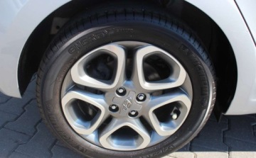 Hyundai i20 II Hatchback 5d Facelifting 1.0 T-GDi 100KM 2020 Hyundai i20 Kupuj Taniej. Tylko 29tys.km. Benzyna 100KM, zdjęcie 14