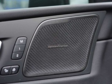 Volvo XC60 II Crossover Plug-in Facelifting 2025 2.0 T8 Plug-in hybrid 455KM 2026 VOLVO XC60 T8 Plug-In Hybrid AWD Ultra Bright 2.0 (455KM) 2026, zdjęcie 10