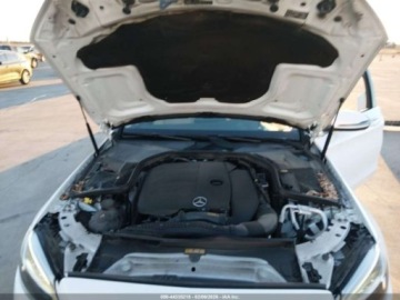 Mercedes Klasa C W206 2021 Mercedes-Benz Klasa C 300 Sedan 2021 2.0 Benzyna 255KM, zdjęcie 8