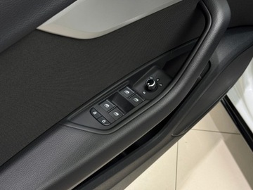 Audi A4 B9 Limousine Facelifting 2.0 35 TFSI 150KM 2023 Audi A4 Limousine 35 TFSI S Line S Tronic / Ambien, zdjęcie 19