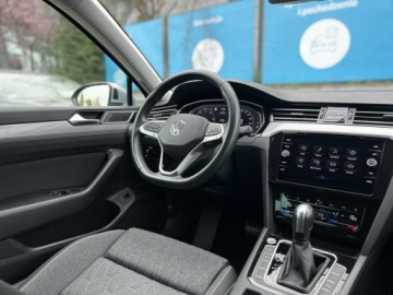 Volkswagen Passat B8 Variant Facelifting 2.0 TDI SCR 150KM 2023 Volkswagen Passat |Podgrzewana Kierownica| Masaż|, zdjęcie 17