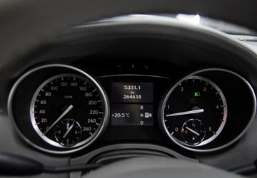 Mercedes Klasa GL X164 2011 Mercedes-Benz GL 4matic _ 3.0 diesel _ 211 KM 3.0 Diesel 211KM, zdjęcie 18