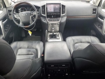 Toyota Land Cruiser VII 2017 Toyota Land Cruiser 2017 5.7l 5.7 Benzyna 381KM, zdjęcie 8