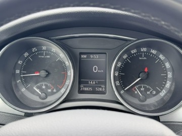 Skoda Superb II Outdoor 1.6 TDI CR DPF 105KM 2014 Škoda Superb Skoda Superb 1.6 TDI 105KM 2014r., zdjęcie 23