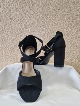 ЧЕРНЫЕ ЗАМШЕВЫЕ БОСОНОЖКИ НА ШПИЛЬКЕ С ПЕРЕКРЕСТНЫМИ РЕМЕШКАМИ SEASTAR R.41