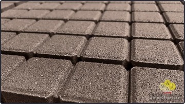 Квадратные края частокола из бетона, гладкие