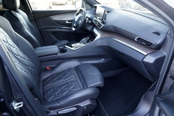 Peugeot 5008 II Crossover Facelifting 1.6 PureTech 180KM 2023 Peugeot 5008 GT kamera Skora adc NawI, zdjęcie 19