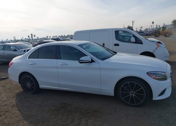 Mercedes Klasa C W206 Limuzyna 2.0 300 258KM 2021 Mercedes-Benz Klasa C MERCEDES-BENZ C 300 SEDAN 2.0 Benzyna 259KM, zdjęcie 1