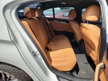 BMW Seria 5 G30-G31 2022 BMW Seria 5 540xi 2022 3.0l 3.0 Benzyna 335KM, zdjęcie 10