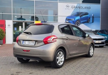 Peugeot 208 I Hatchback 3d 1.2 VTI 82KM 2014 Peugeot 208 1,2 82KM - Active - salon PL, bezwypadkowy 1.2 Benzyna 82KM, zdjęcie 6