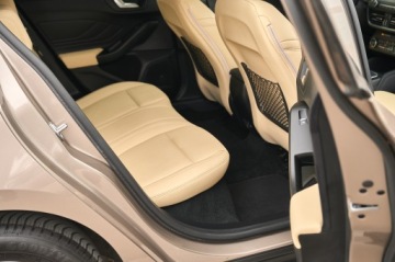 Ford Focus IV Hatchback 1.5 EcoBlue 120KM 2019 FOCUS TITANIUM SKÓRZANA TAPICERKA PODG. FOTELE KIEOWNICA SZYBA FULL LED, zdjęcie 26
