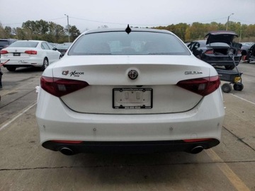 Alfa Romeo Giulia II Sedan Facelifting 2.0 Turbo 280KM 2021 Alfa Romeo Giulia Ti 2021 2.0l 2.0 Benzyna 280KM, zdjęcie 2