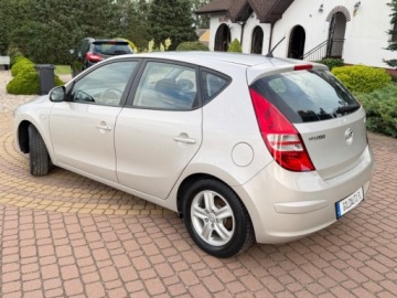 Hyundai i30 I CW Facelifting 1.4 DOHC 109KM 2011 Hyundai i30 1.4109KMKlima-auto 5d HB 128tys.km 1.4 Benzyna, zdjęcie 26