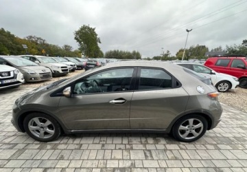 Honda Civic VIII Hatchback 3d 2.2 i-CTDi 140KM 2006 Honda Civic Honda Civic 2.2i-CTDi Executive 2.2 Diesel 140KM, zdjęcie 3