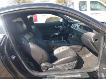 Ford Mustang VI Fastback Facelifting 5.0 Ti-VCT 450KM 2023 Ford Mustang GT Premium Fastback 2023 5.0l 5.0 Benzyna 450KM, zdjęcie 9