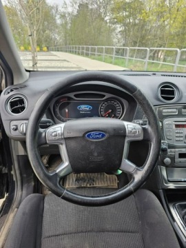 Ford Mondeo IV Kombi 2.0 Duratorq TDCi DPF 140KM 2010 Ford Mondeo Klimatyzacja - 2010r - 2.0TDCI - 140KM, zdjęcie 5