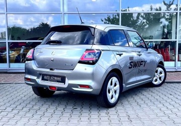 Suzuki Swift VI Hatchback Facelifting 1.2 DualJet SHVS 83KM 2024 Suzuki Swift Premium Plus 1.2 mild Hybrid 5MT Srebrny Auto demonstracyjne, zdjęcie 4