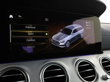 Mercedes Klasa E W213 2021 Mercedes E 300 FV23% PHEV full LED skóra virtual, zdjęcie 23