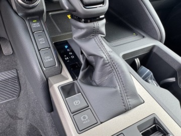 Toyota Land Cruiser VII Terenowy 5d 2.8 D-4D 204KM 2025 Od ręki - Executive 2.8 MHEV 205KM | Dach panoramiczny!, zdjęcie 13