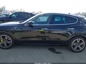 Maserati Levante 2023 Maserati Levante GT 2023 3.0l 3.0 Benzyna 345KM, zdjęcie 2