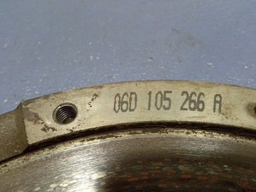 AUDI A6 C6 2.0 TFSI SPOJKA DVOUHMOTA KOMPLET 06D105266A