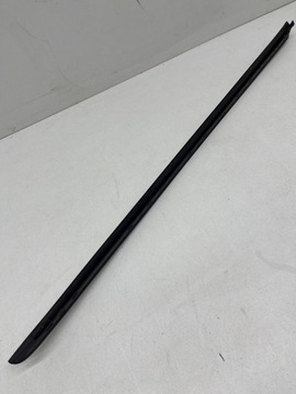 AUDI A5 8T COUPE listwa odrzutnik wody szyby czołowej LEWY PRZÓD