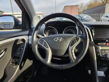 Hyundai i30 II Hatchback 5d 1.6 GDI 135KM 2015 Hyundai i30 1,6 benzyna 135KM nawigacja, zdjęcie 9