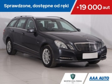 Mercedes Klasa E W212 Kombi 200 CGI BlueEFFICIENCY 184KM 2010 Mercedes E E 200, Automat, Navi, Xenon, Bi-Xenon