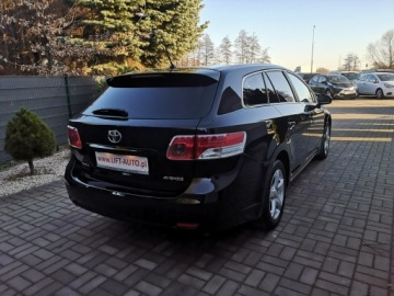 Toyota Avensis III Wagon 2.0 D-4D 126KM 2010 Toyota Avensis 2.0 D-4D 126KM Nav Kamera Klimatron, zdjęcie 5