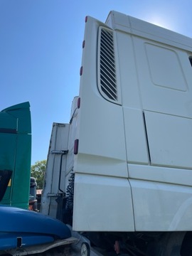 DAF XF 106 spoiler zakabinowy prawy 1836001RH