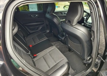 Volvo V60 II  Kombi 2.0 D3 150KM 2019 Volvo V60 D3 Drive-E R-Design Momentum, zdjęcie 4