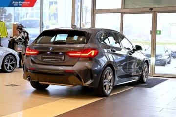 BMW Seria 1 F40 2021 BMW Seria 1 118iFV23LED Fog lightsWysoki polysk Shadow-Line 1.5 136KM, zdjęcie 18