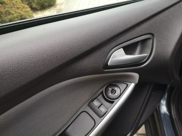 Ford Focus III Kombi 1.0 EcoBoost 125KM 2013 Ford Focus 1.0 12V 125KM Klimatronik Halogeny, zdjęcie 10