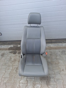 FOTEL PRAWY PRZÓD JEEP GRAND CHEROKEE WK