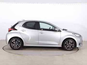 Toyota Yaris IV Hatchback 1.5 Dynamic Force 125KM 2023 Toyota Yaris 1.5 VVT-i, Salon Polska, zdjęcie 5