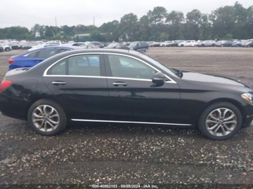 Mercedes Klasa C W205 2017 Mercedes-Benz Klasa C 2017 Mercedes-Benz C-Class C 300 4MATIC Sedan with L, zdjęcie 11
