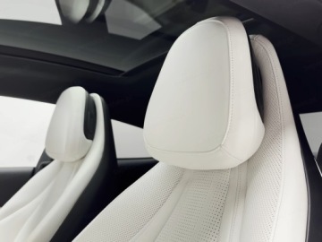 Mercedes CLE Coupe 2.0 300 258KM 2026 MERCEDES-BENZ CLE 300 4-Matic AMG Line 2.0 (258KM) 2026, zdjęcie 3