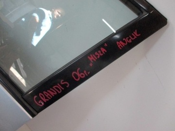 DVEŘE LEVÉ PŘEDNÍ MITSUBISHI GRANDIS GB