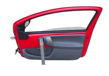 DVEŘE PRAVÉ KOMPLETNÍ CITROEN C1 PEUGEOT 107 TOYOTA AYGO 2005-2014R 3-DVEŘOVÝ