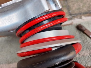 АМОРТИЗАТОР ЛЕВЫЙ ПЕРЕДНИЙ PORSCHE 911 992 GT3 22r