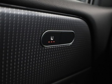 Mercedes GLB SUV 2.0 200d 150KM 2020 Mercedes GLB automat full LED navi kamery skóra, zdjęcie 36