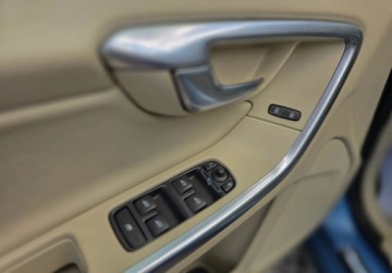 Volvo V60 I Kombi Facelifting 2.0 D3 136KM 2014 Volvo V60 2,0 R5 136KM Kamera Blis Aktywne Swiatla 2.0 Diesel 136KM, zdjęcie 23